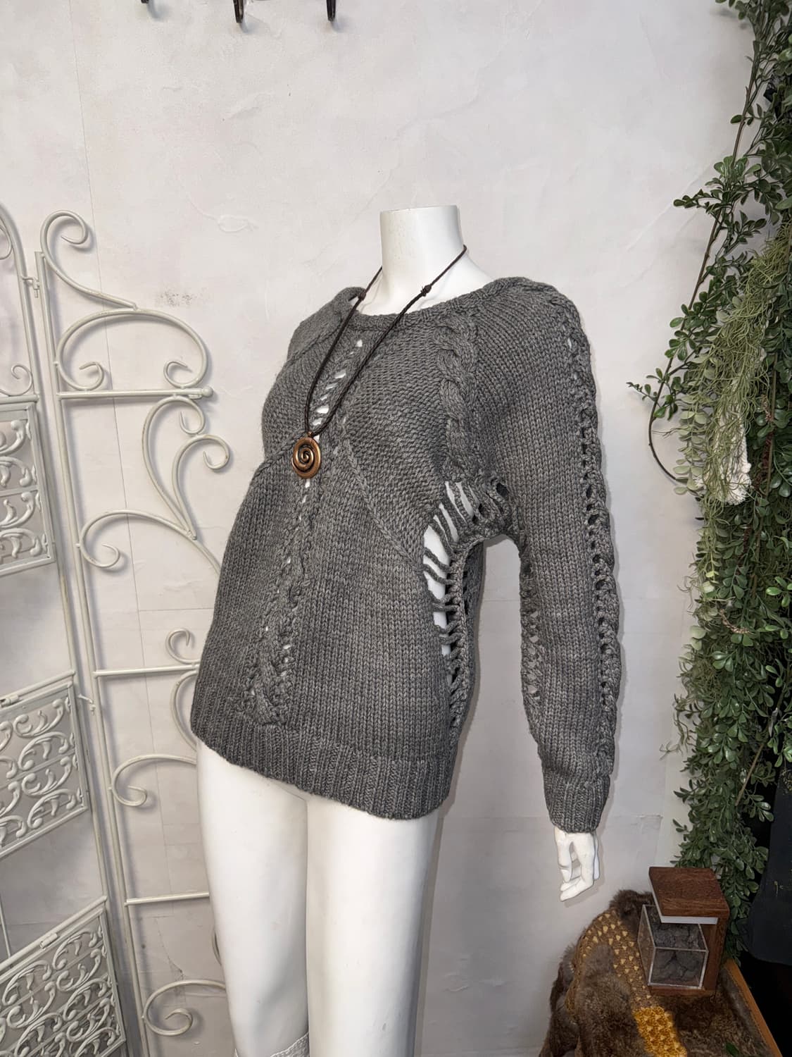 Gray grunge damaged twist net knit 상품이미지5