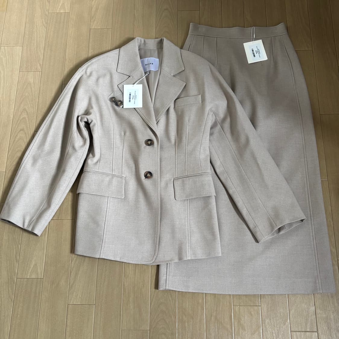 모한 TWS 라인 스티치 재킷 &amp; 롱스커트 세트 (새상품) 상품이미지1