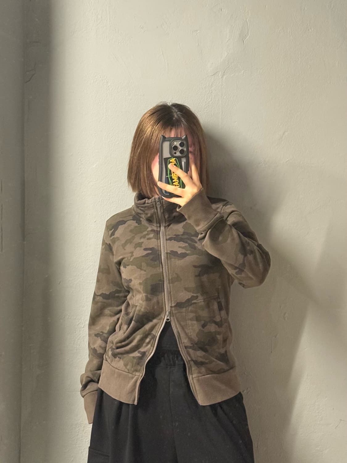camo pattern high-neck 2-way zip-up 상품이미지1