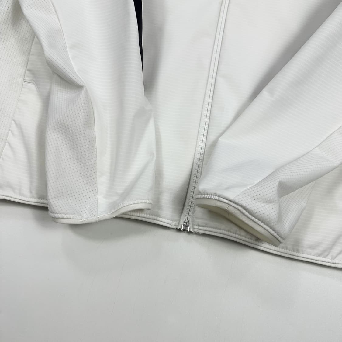 아디다스 오리지널 화이트 바람막이 자켓 (M) 상품이미지5