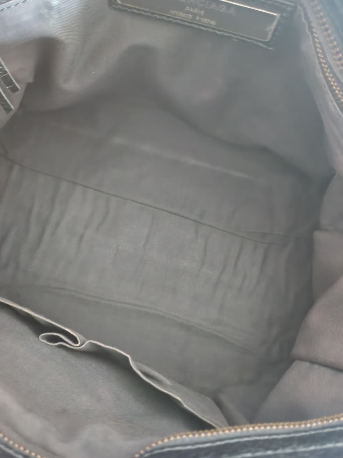 발렌시아가 모터 시티 미듐 블랙 흑장 상품이미지8