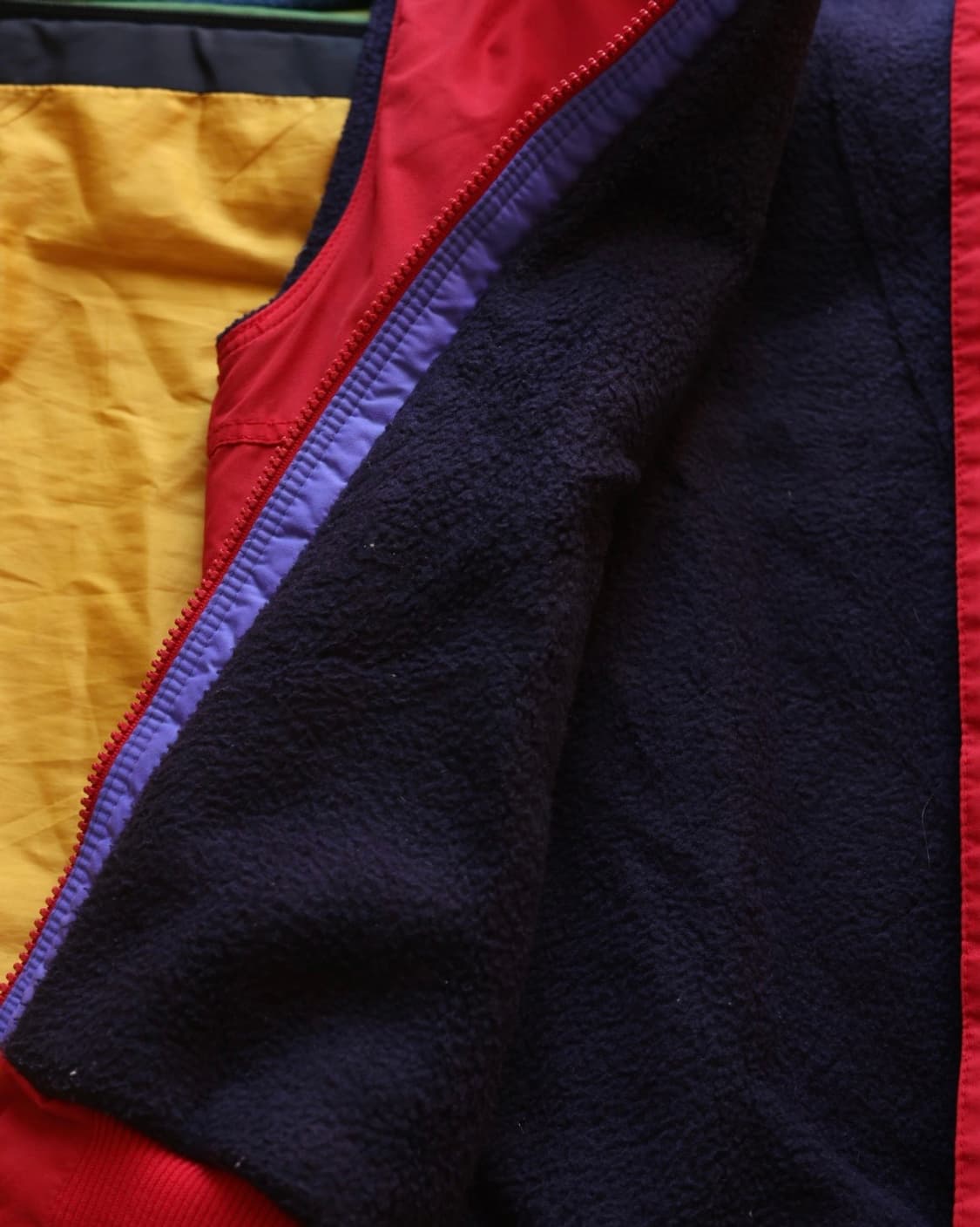 파타고니아 90s 쉘드 신칠라 베스트 레드S 상품이미지6