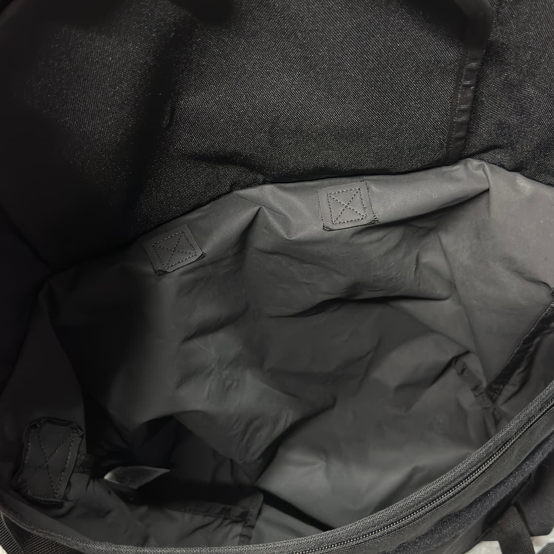 칼하트 메신저백 블랙  상품이미지4