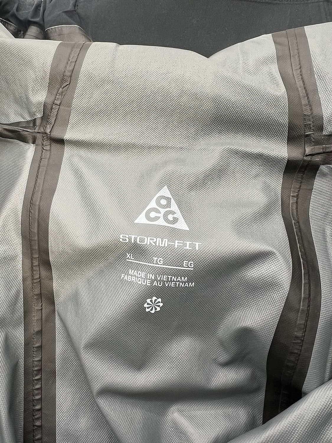 나이키 acg 스톰핏 ADV 케스케이드 레인 풀 집 자켓 블랙 상품이미지7