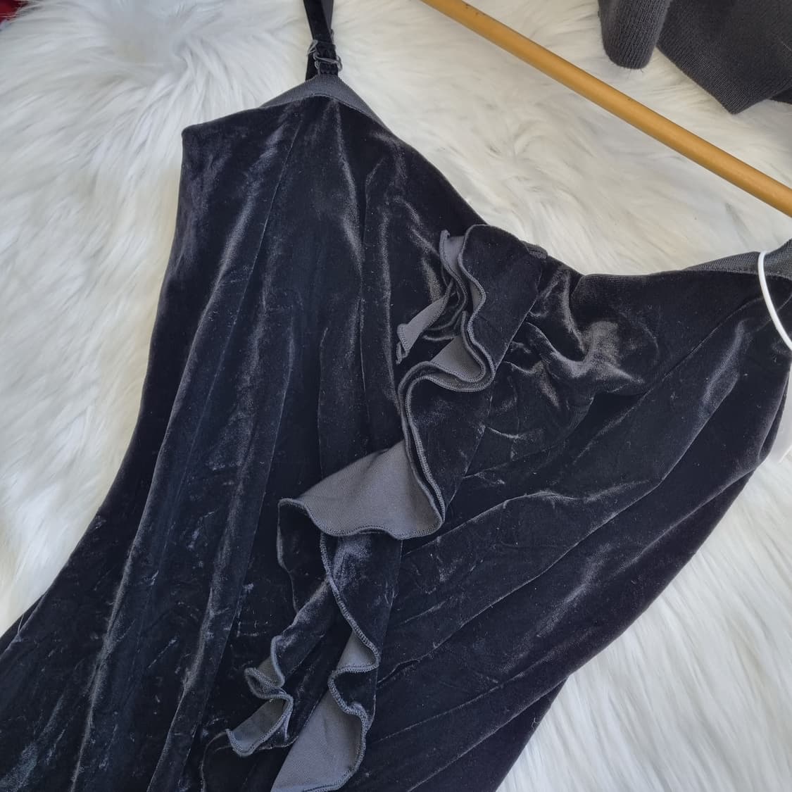 블랙 벨벳 프릴 미디 원피스 1824 상품이미지4