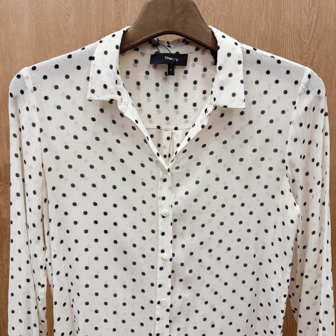띠어리 시스루 하이넥 셔츠 실크 블라우스 도트 패턴 디테일 화이트 상품이미지4