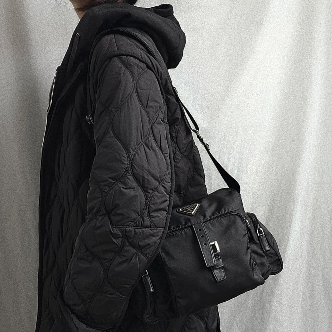 [정품 PRADA] 프라다 사이드 투포켓 나일론 크로스백 메신저백 공용 상품이미지10