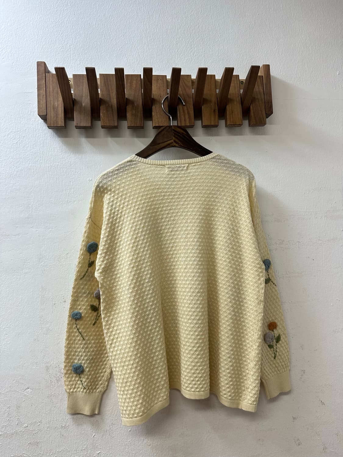 택있는 새상품 빈티지 입체 플라워 자수 크림 니트 가디건 상품이미지7