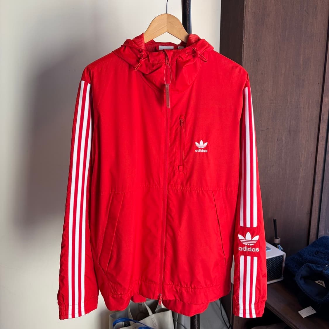 15438 - 아디다스 레드 바람막이 자켓 상품이미지2