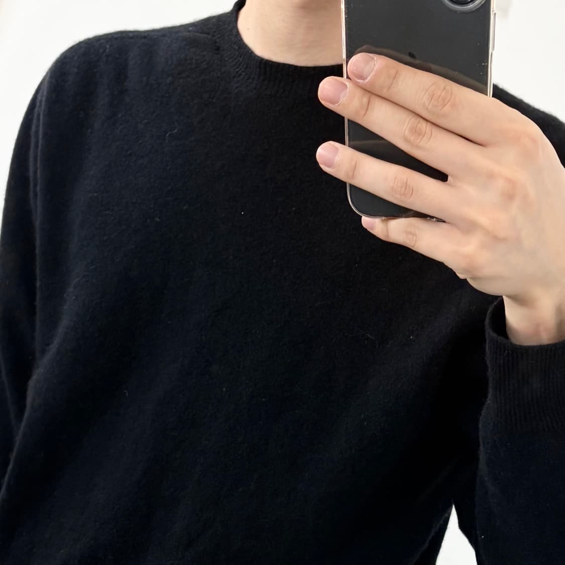 솔리드옴므 22FW 백로고 울 니트 상품이미지4