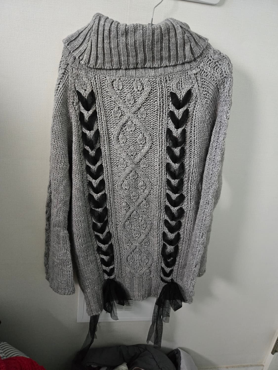 리본 오프숄더 롱니트 원피스 상품이미지2