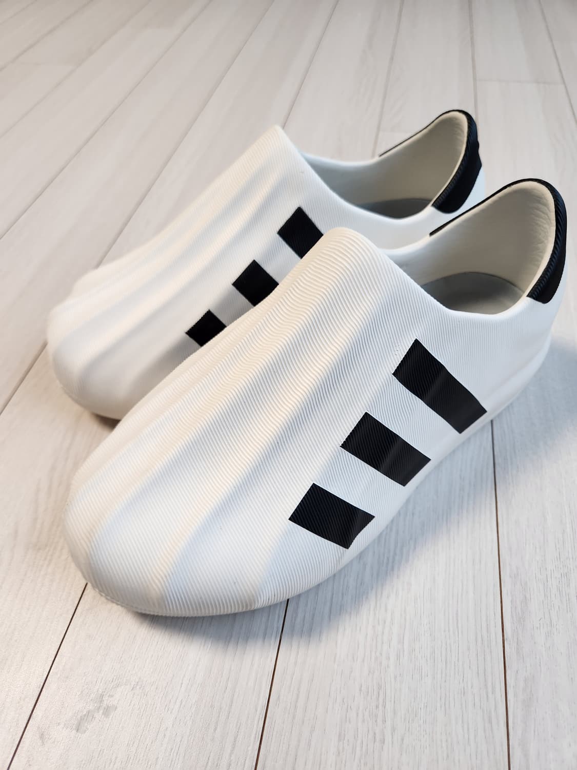 아디다스 아디폼 슈퍼스타 코어 화이트 사이즈250 상품이미지1