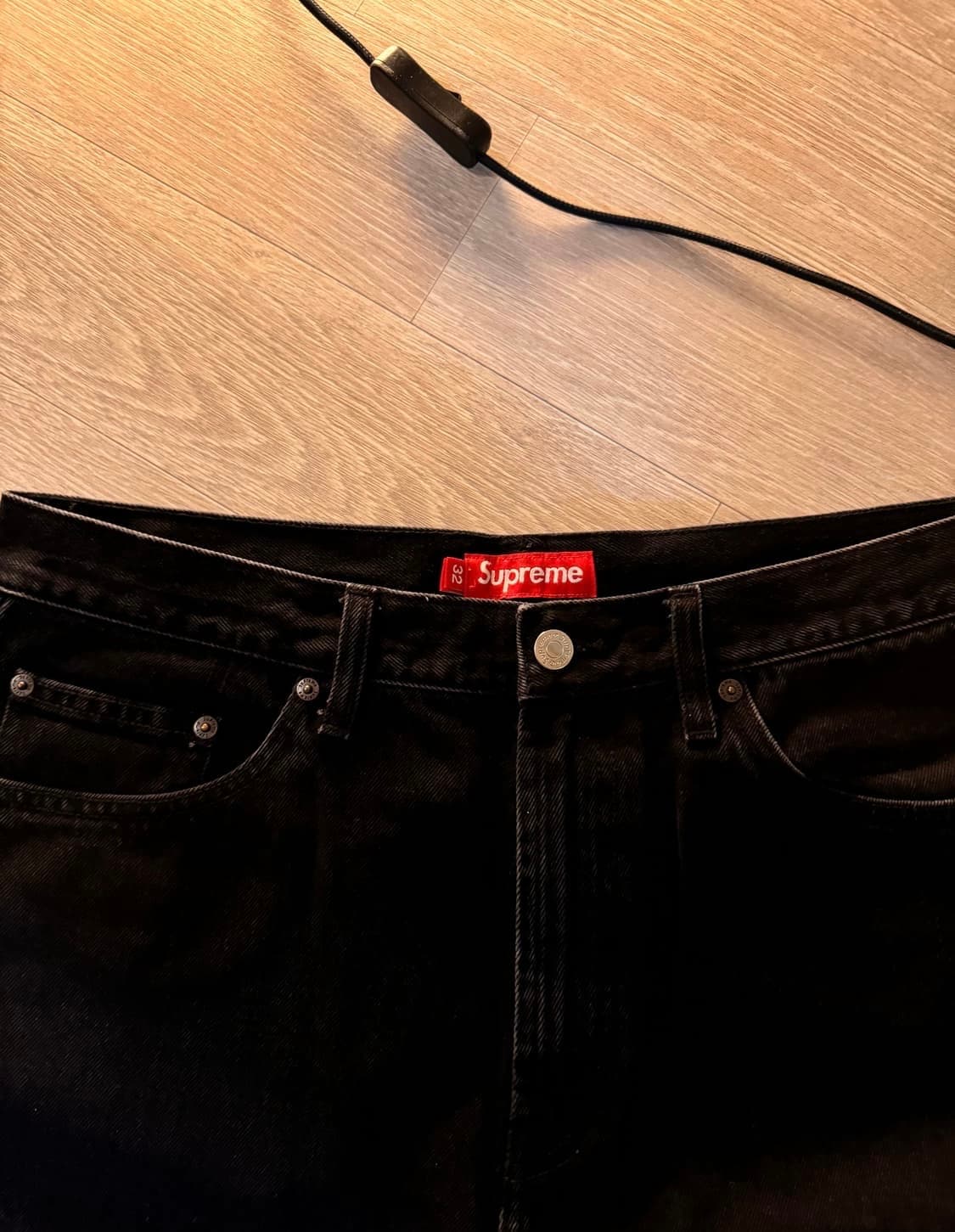 슈프림 배기진 32 블랙 24FW 상품이미지2