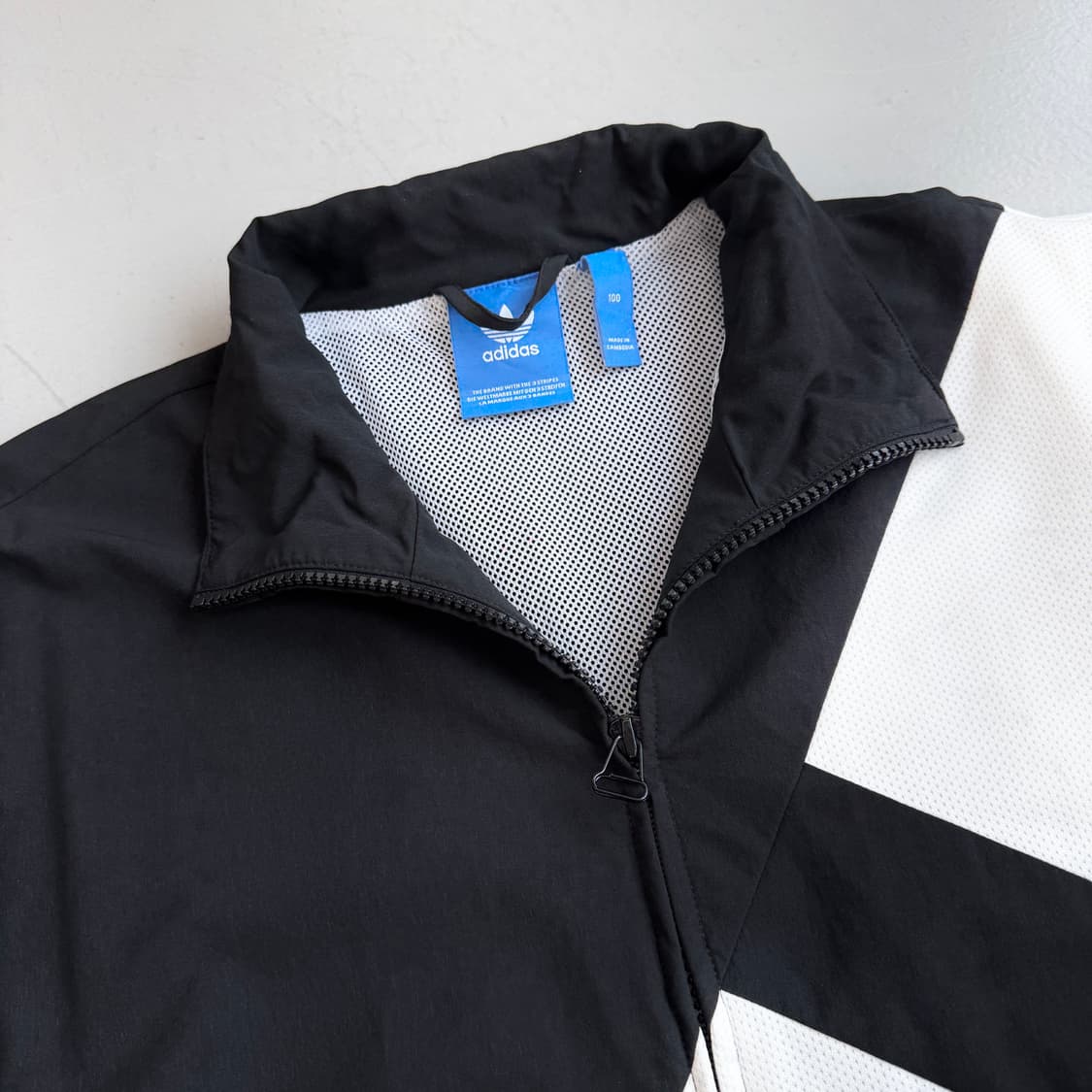 아디다스 이큅먼트 빅로고 바람막이 자켓 상품이미지3