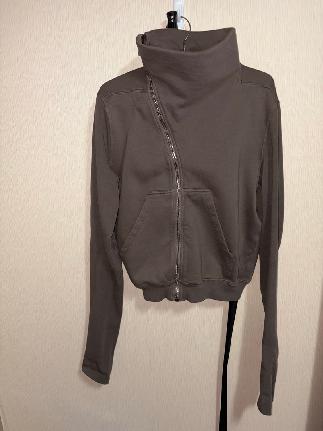 릭오웬스 다크쉐도우 마운틴 사선 집업 상품이미지1