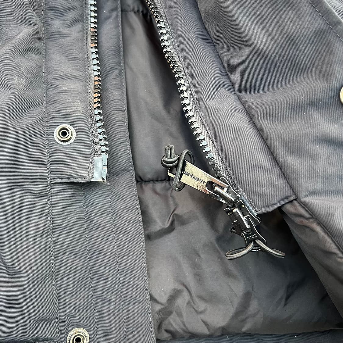 칼하트 블랙 후드 패딩 점퍼 상품이미지7