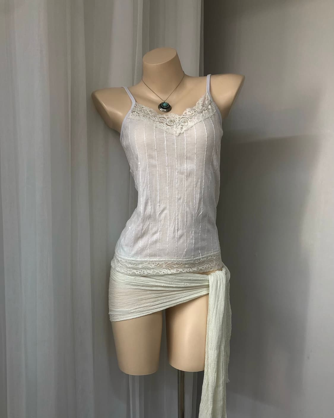 white lace sequin detail sleeveless  상품이미지1