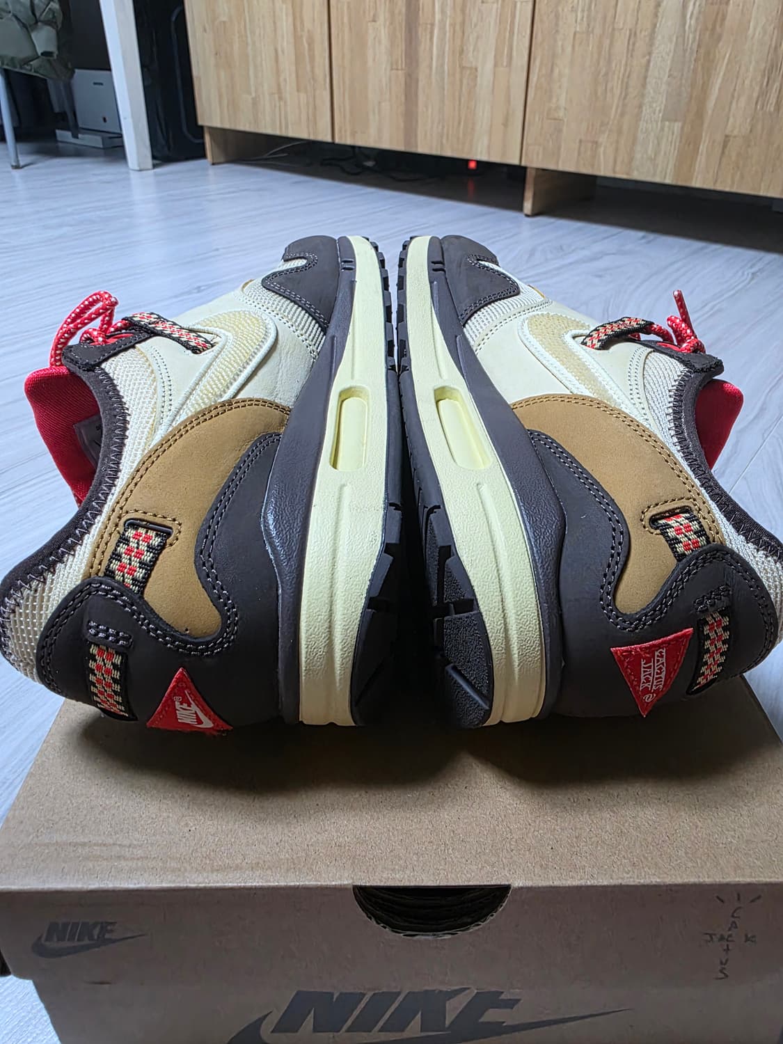 [270] 나이키 x 트래비스 스캇 에어맥스1 캑터스 브라운  상품이미지7