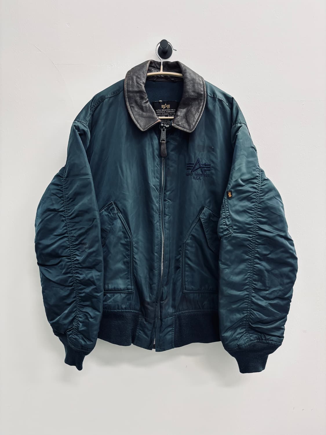 알파 인더스트리 ALPHA INDUSTRIES B-15 플라이트 자켓 상품이미지1