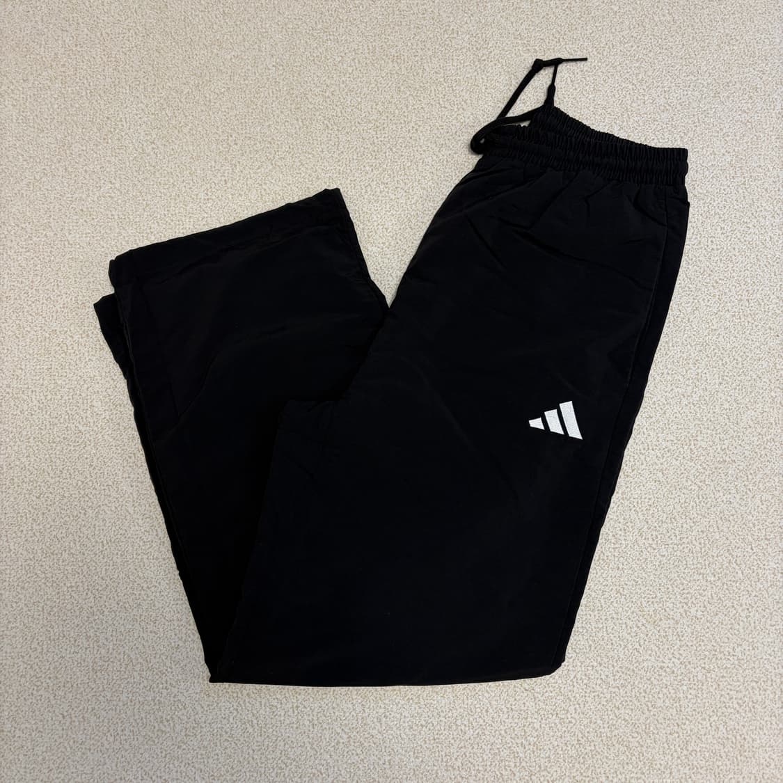 아디다스 에센셜 윈드 브레이커 트레이닝 세트 상품이미지5