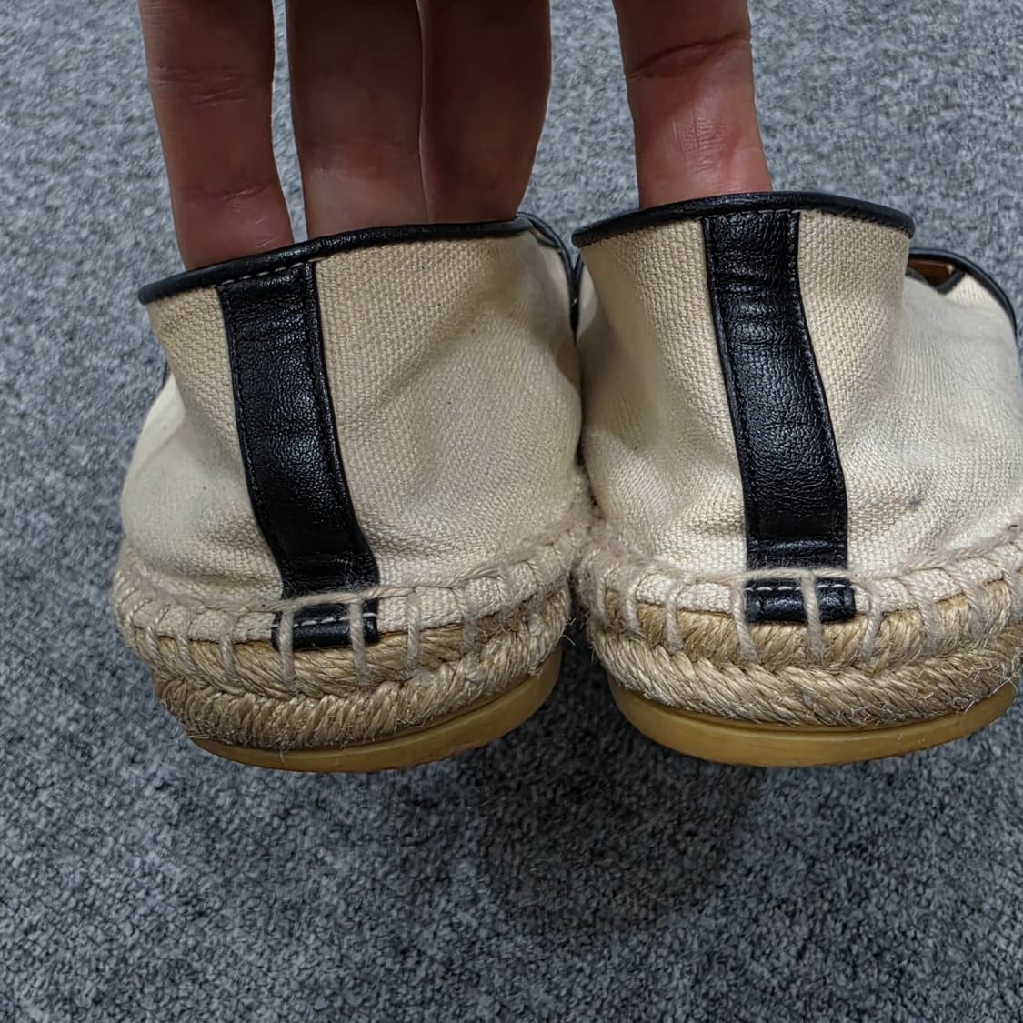 구찌 GG 인터로킹 시그니처 레더 에스파드류 슬립온 36 상품이미지6