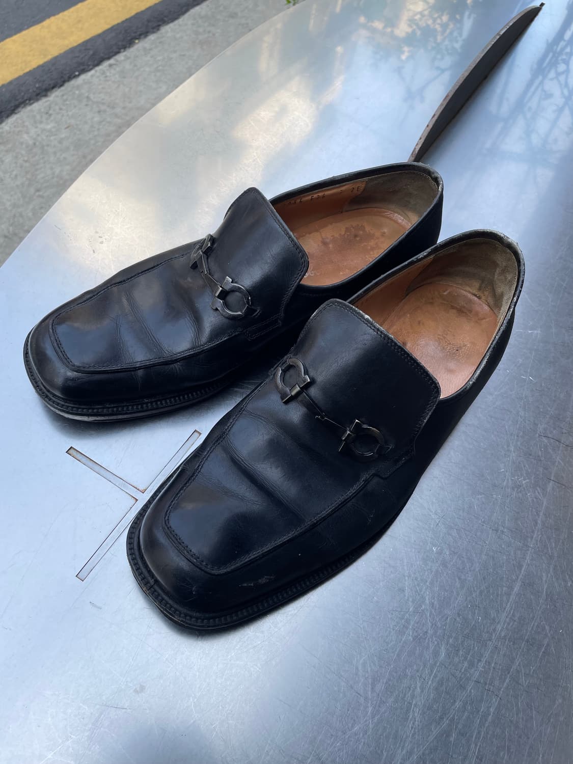 페라가모 간치니 블랙 스퀘어 로퍼 상품이미지1