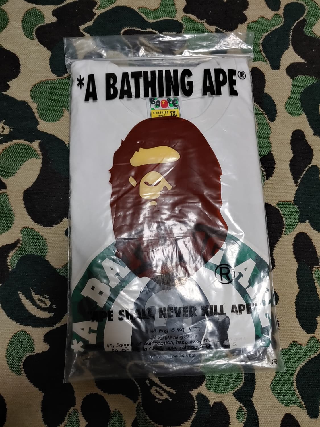 [2XL] 베이프 25SS 시부야 매장 한정 비지워크 모아이사루 반팔티 상품이미지2