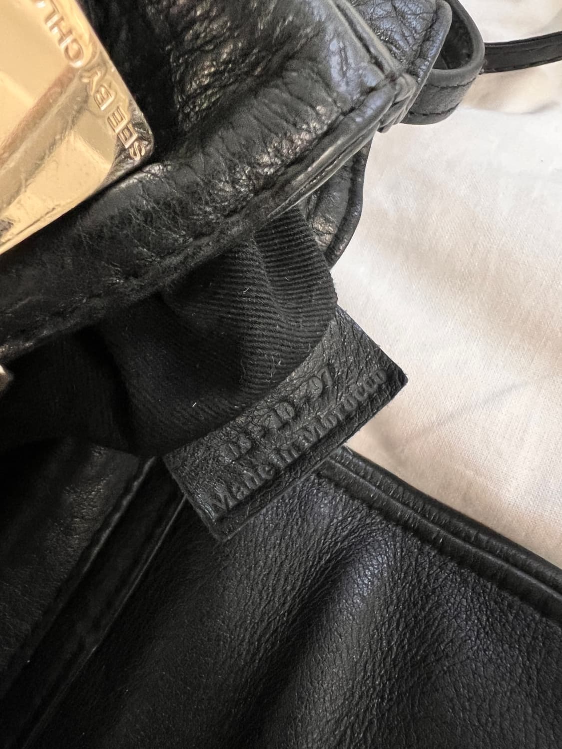 씨바이끌로에 블랙 레더 크로스백 상품이미지7