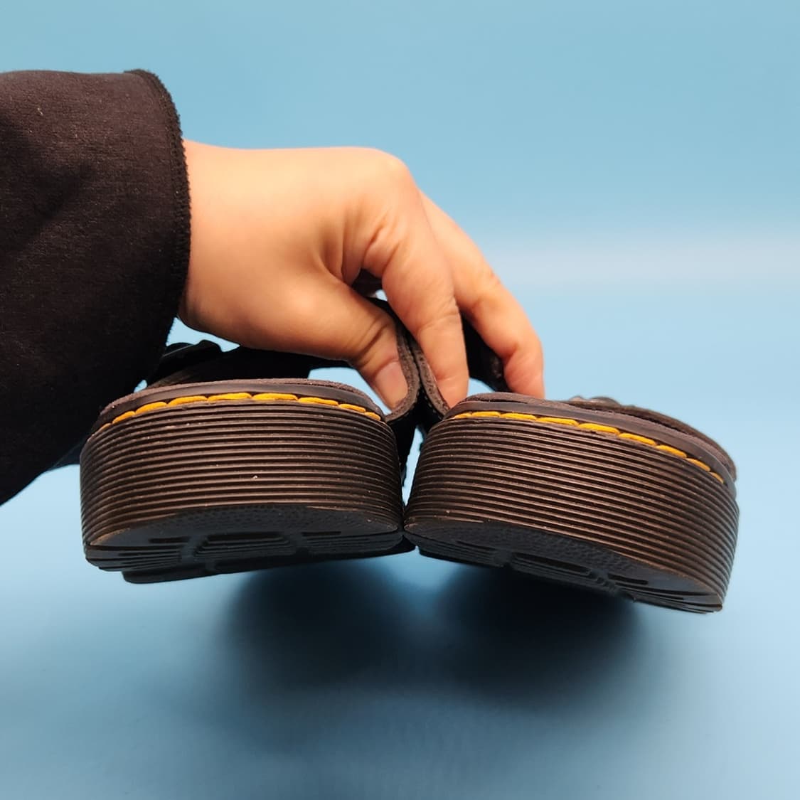 ooo 닥터마틴 니콜라이 남성샌들41 260 상품이미지4