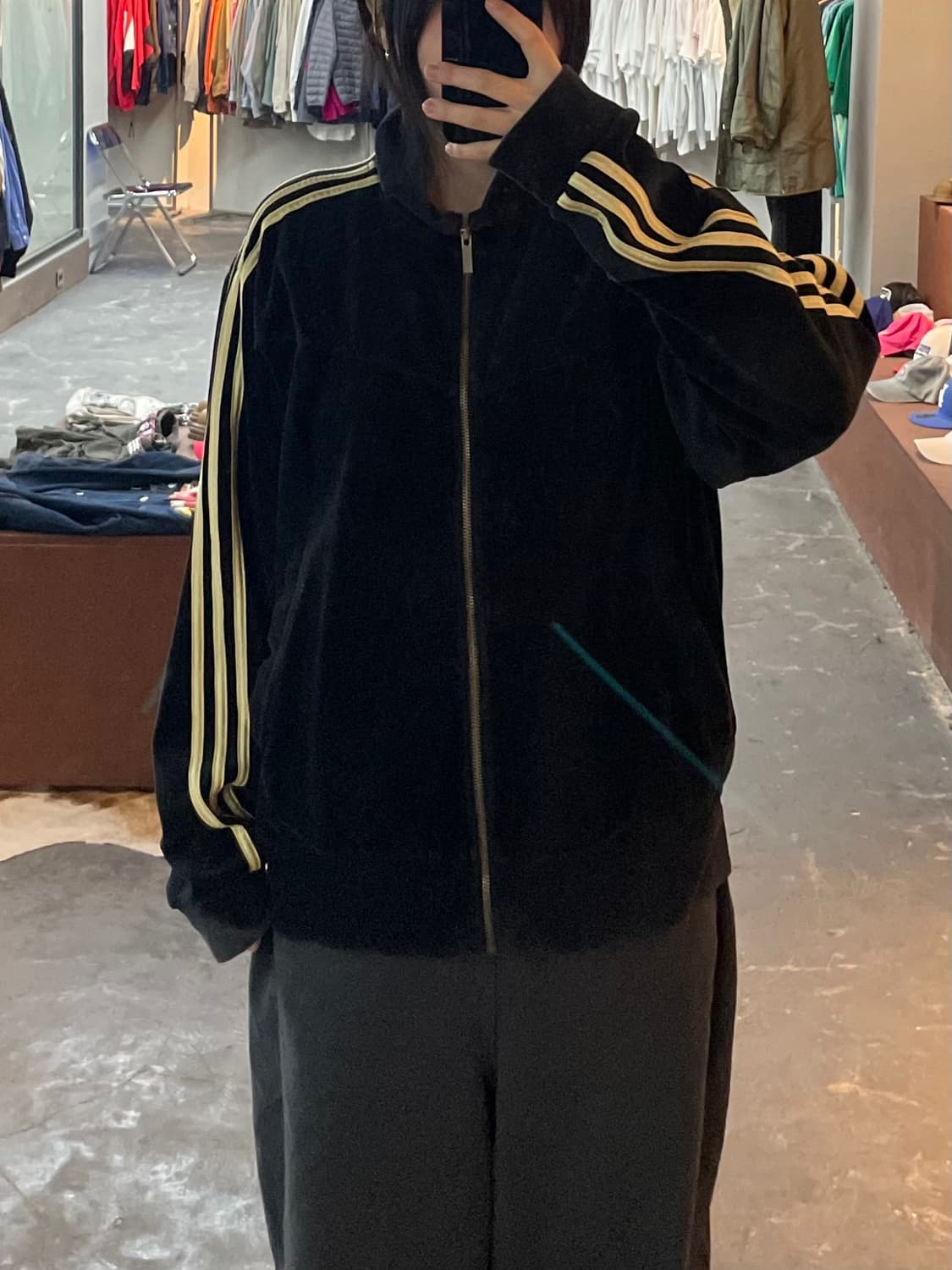 아디다스 블랙 벨벳 백로고 트랙탑 져지 H2076 상품이미지1