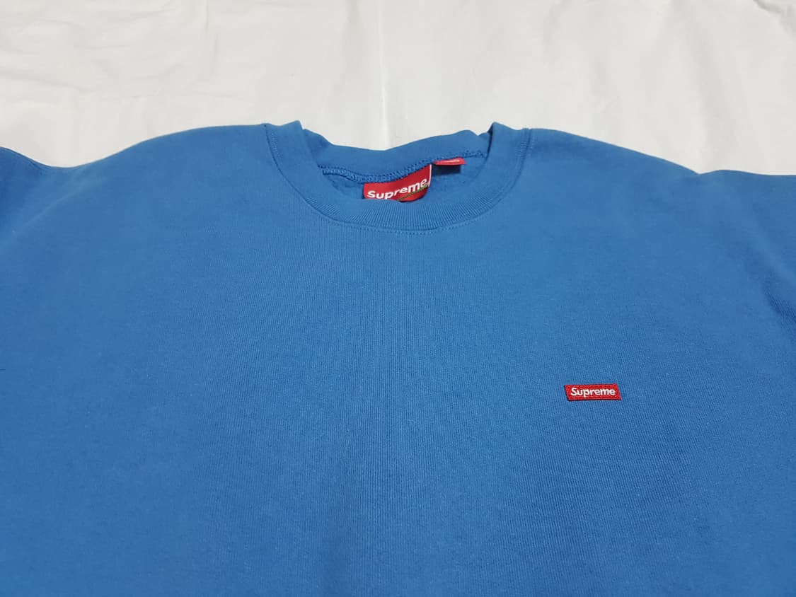 L 슈프림 스몰박스 로고 크루넥 패일 로얄 블루 맨투맨 상품이미지2
