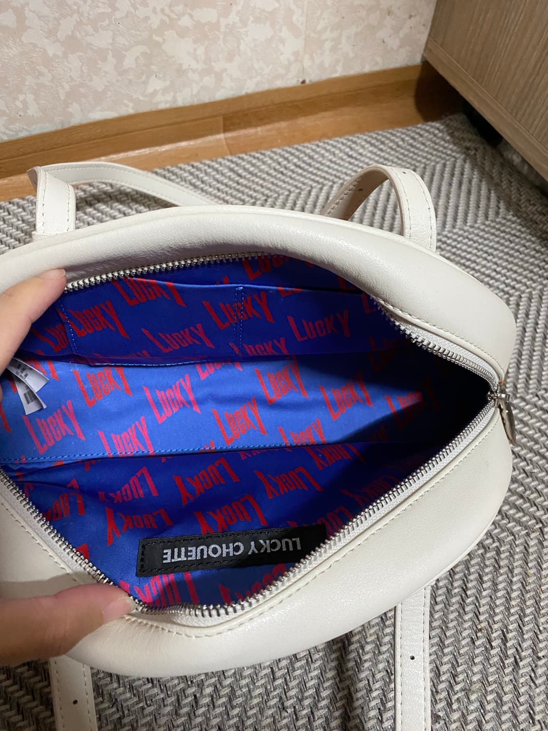 럭키슈에뜨 숄더백 상품이미지6