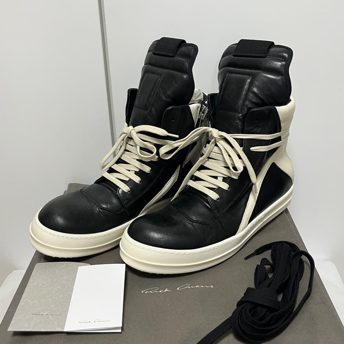 [43]릭오웬스 26ss 지오바스켓 블랙 밀크 상품이미지1