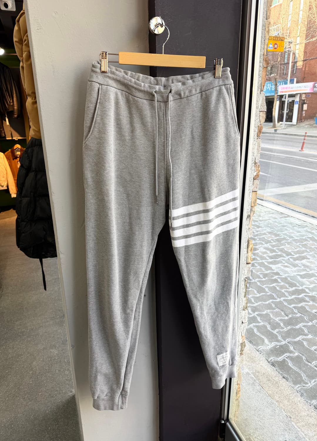 3/ 톰브라운 4-Bar 코튼 조거팬츠 상품이미지2