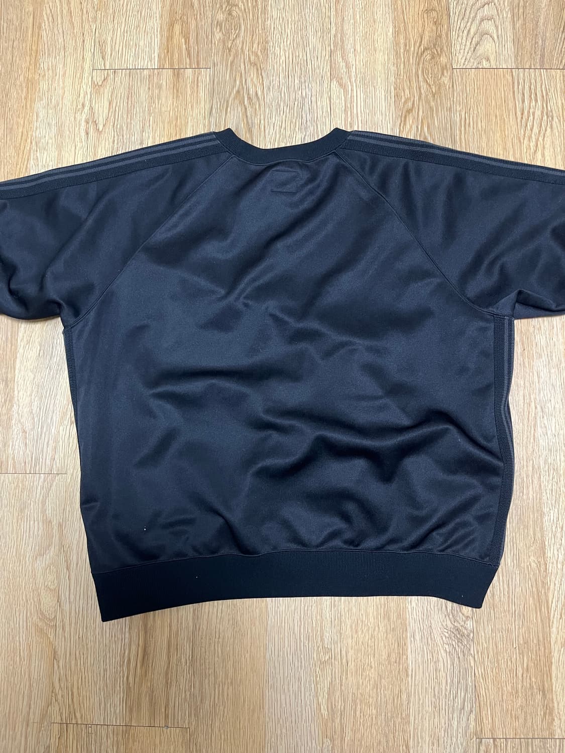 니들스x스튜디오스 크루넥 하프 스웻셔츠 상품이미지6