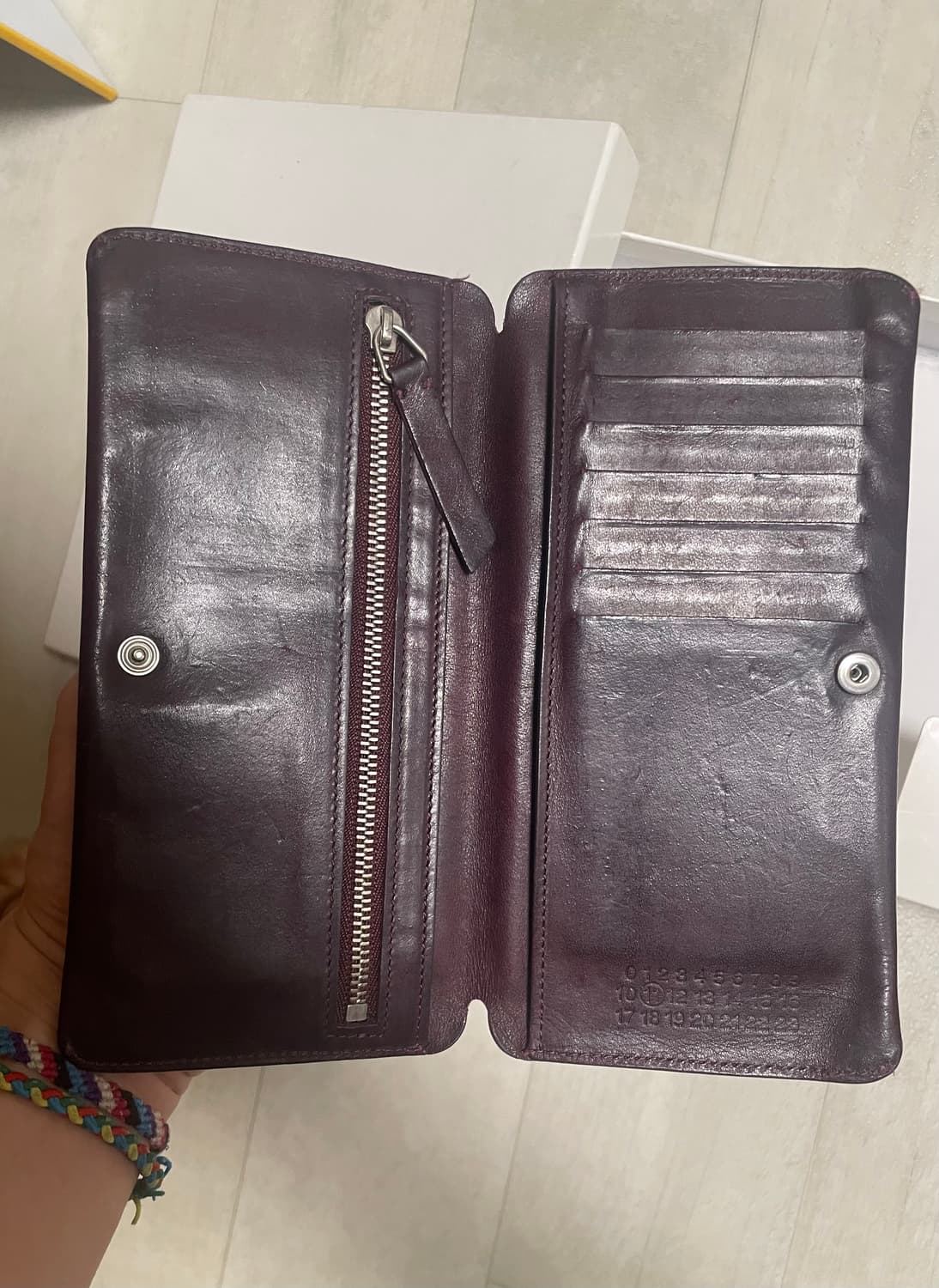 마르지엘라 버건디 골져스 반지갑 상품이미지1