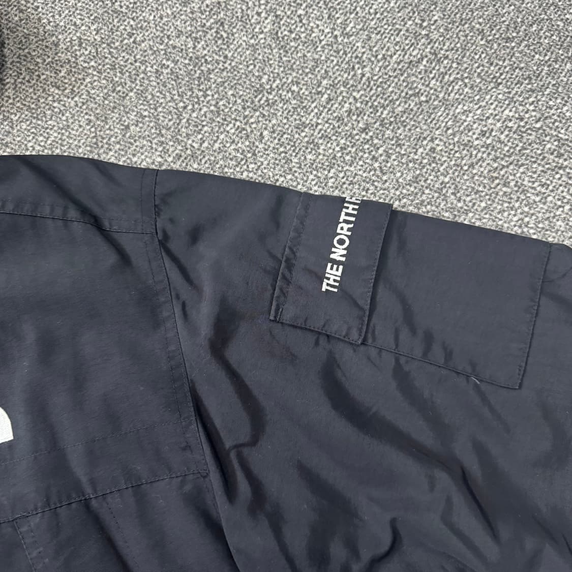 노스페이스 윈드브레이커 상품이미지4