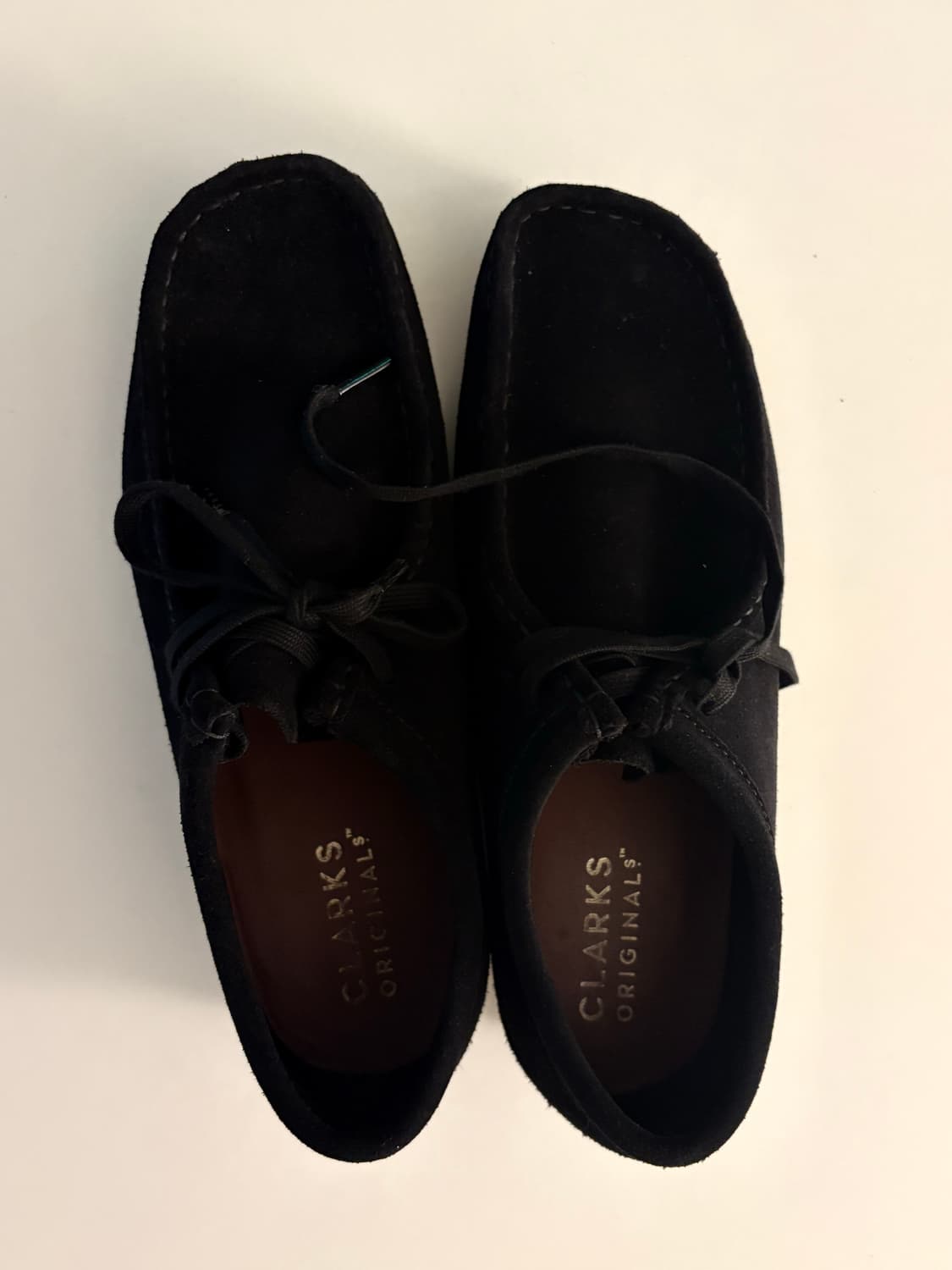 Clarks Wallabee Black Suede 상품이미지2