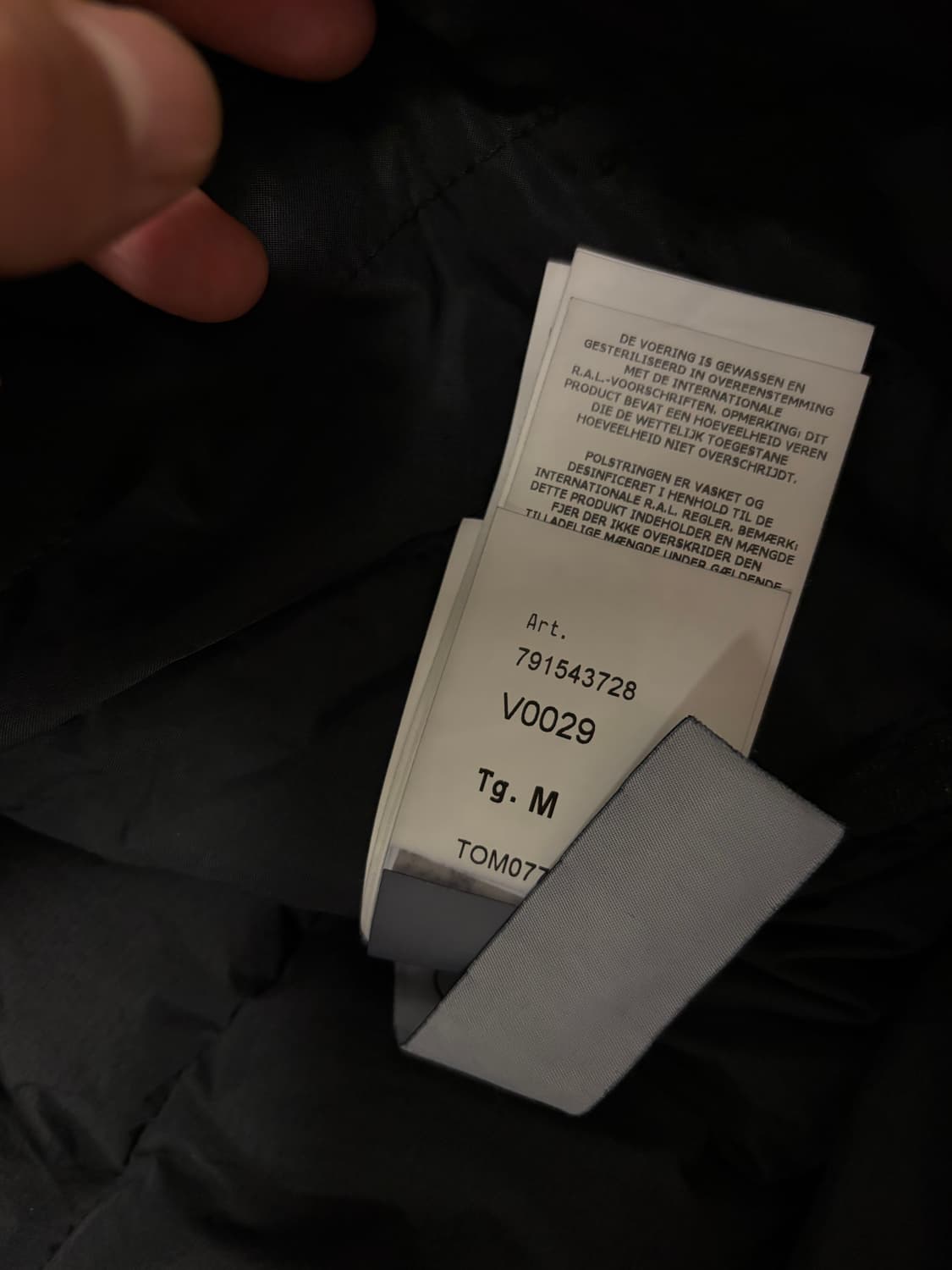 M) 23fw 스톤아일랜드 심리스 터널패딩 블랙 상품이미지5