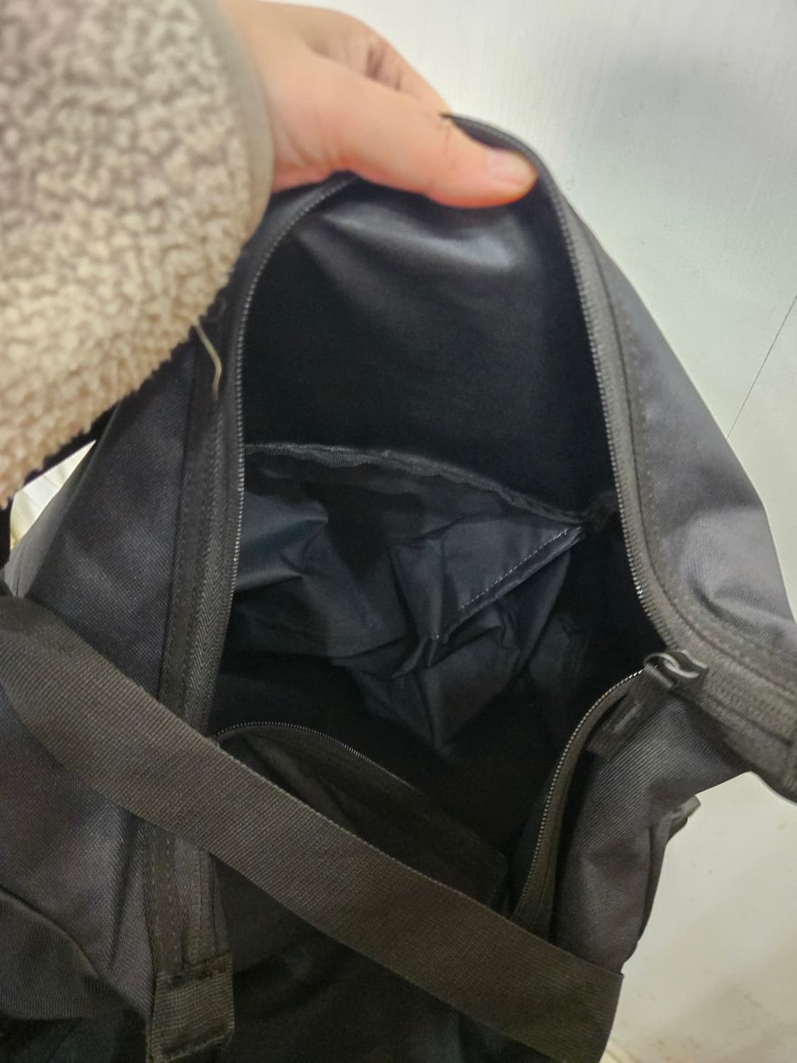 NIKE 나이키 운동가방! 수납공간 짱짱 넓어요! 컨디션도 굿!~ 상품이미지5