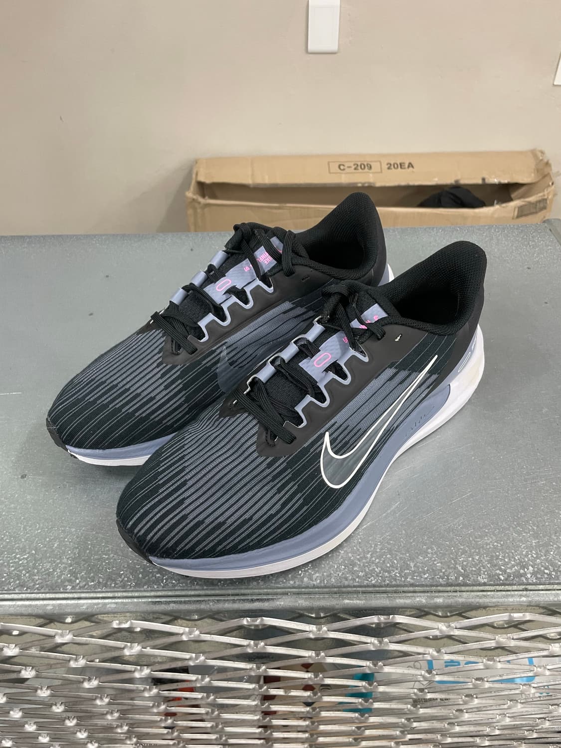 나이키 에어 윈플로 9 블랙 화이트 280 상품이미지2