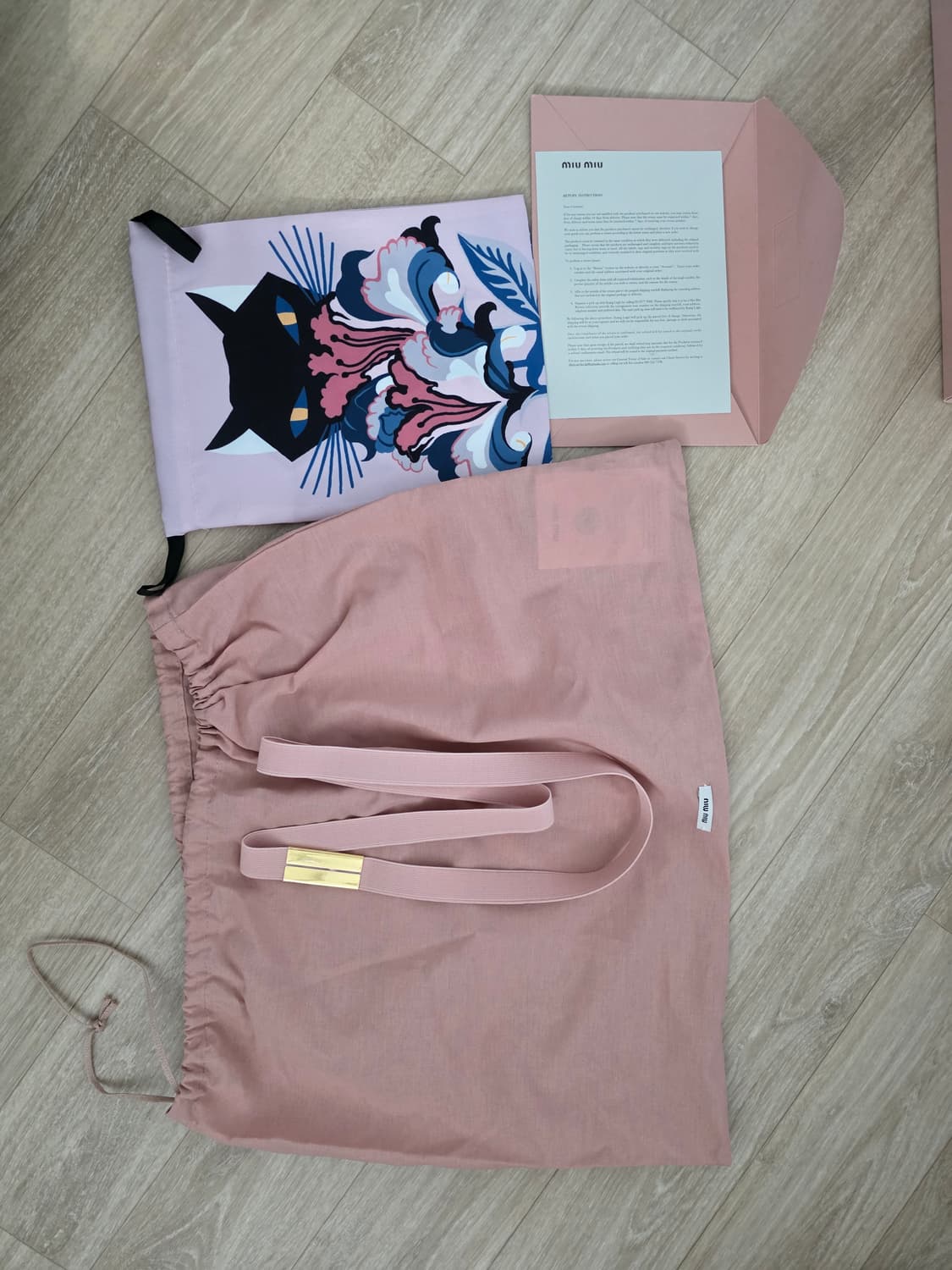 미우미우 볼캡 네이비 상품이미지5