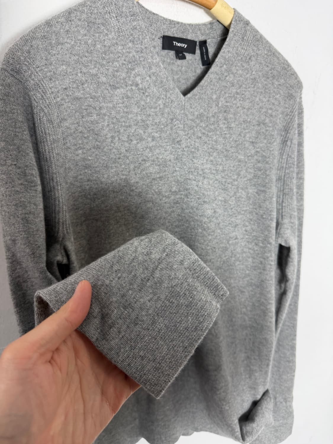 띠어리 띠어리니트 브이넥니트 theory 캐시미어니트 상품이미지1