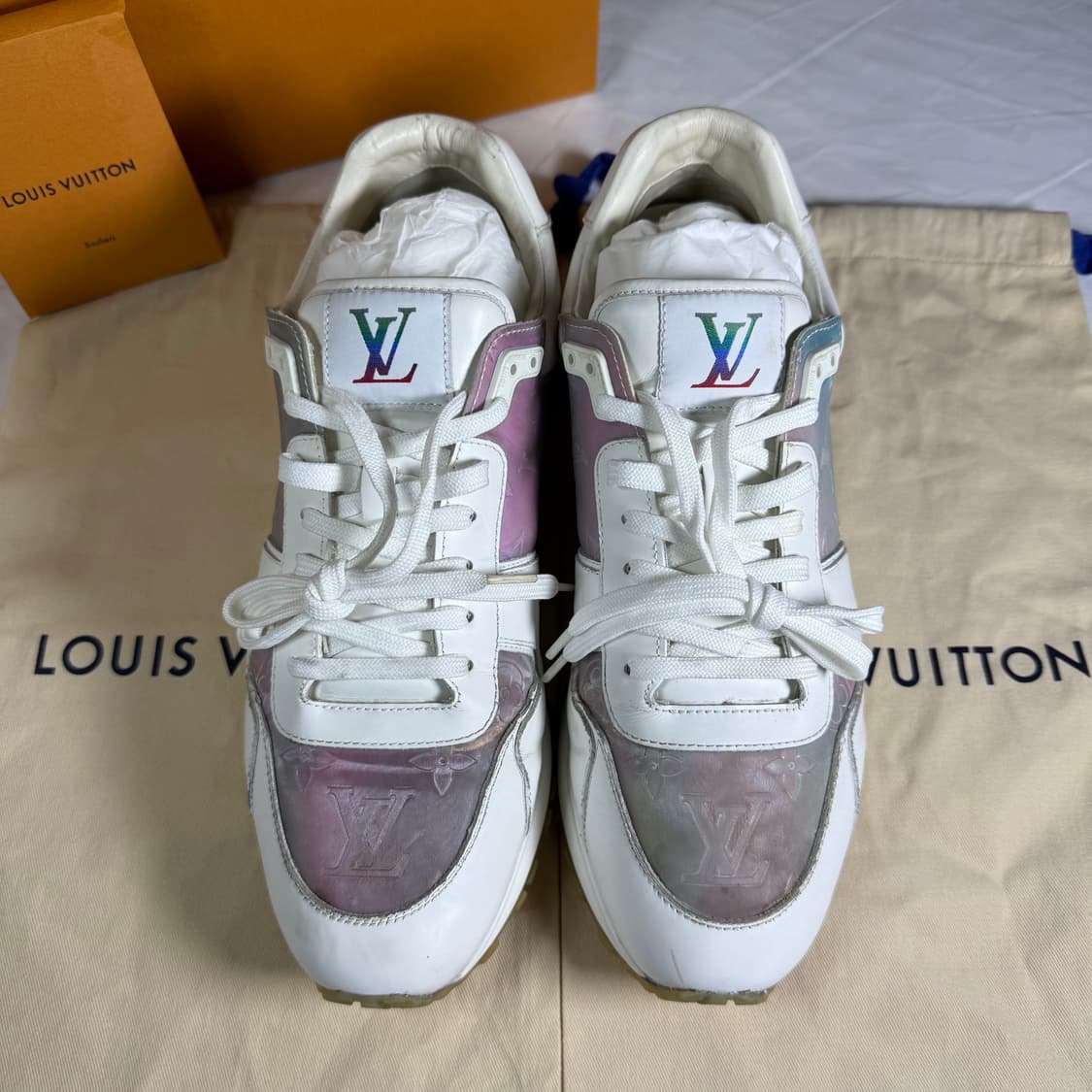 루이비통 프리즘 모노그램 런어웨이 스니커즈 상품이미지3