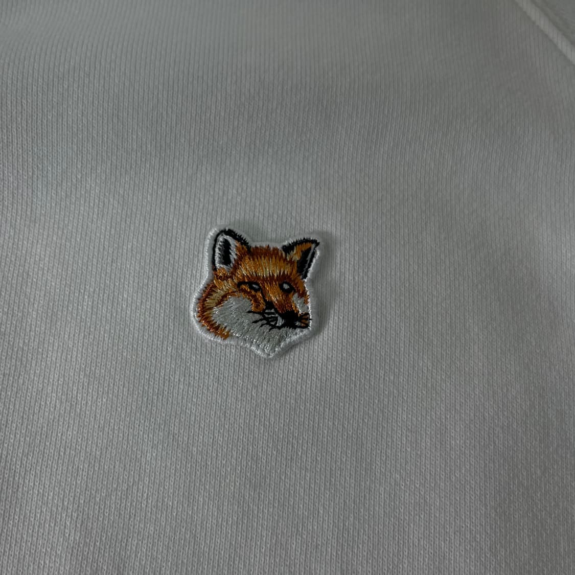 100 메종키츠네 폭스헤드 화이트 맨투맨 상품이미지4