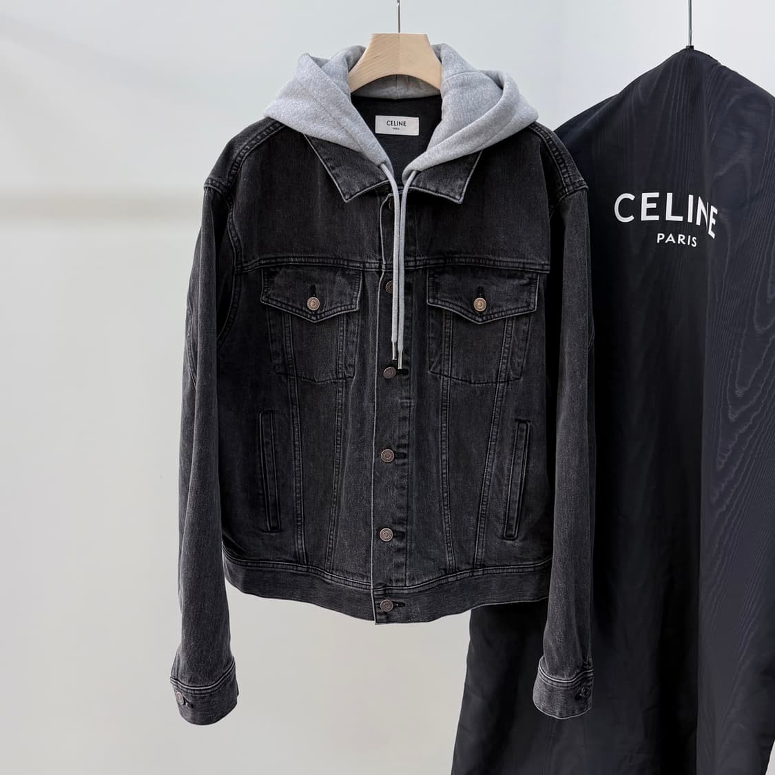 [S+급/L] 셀린느 백로고 후드 데님 흑청자켓 상품이미지3