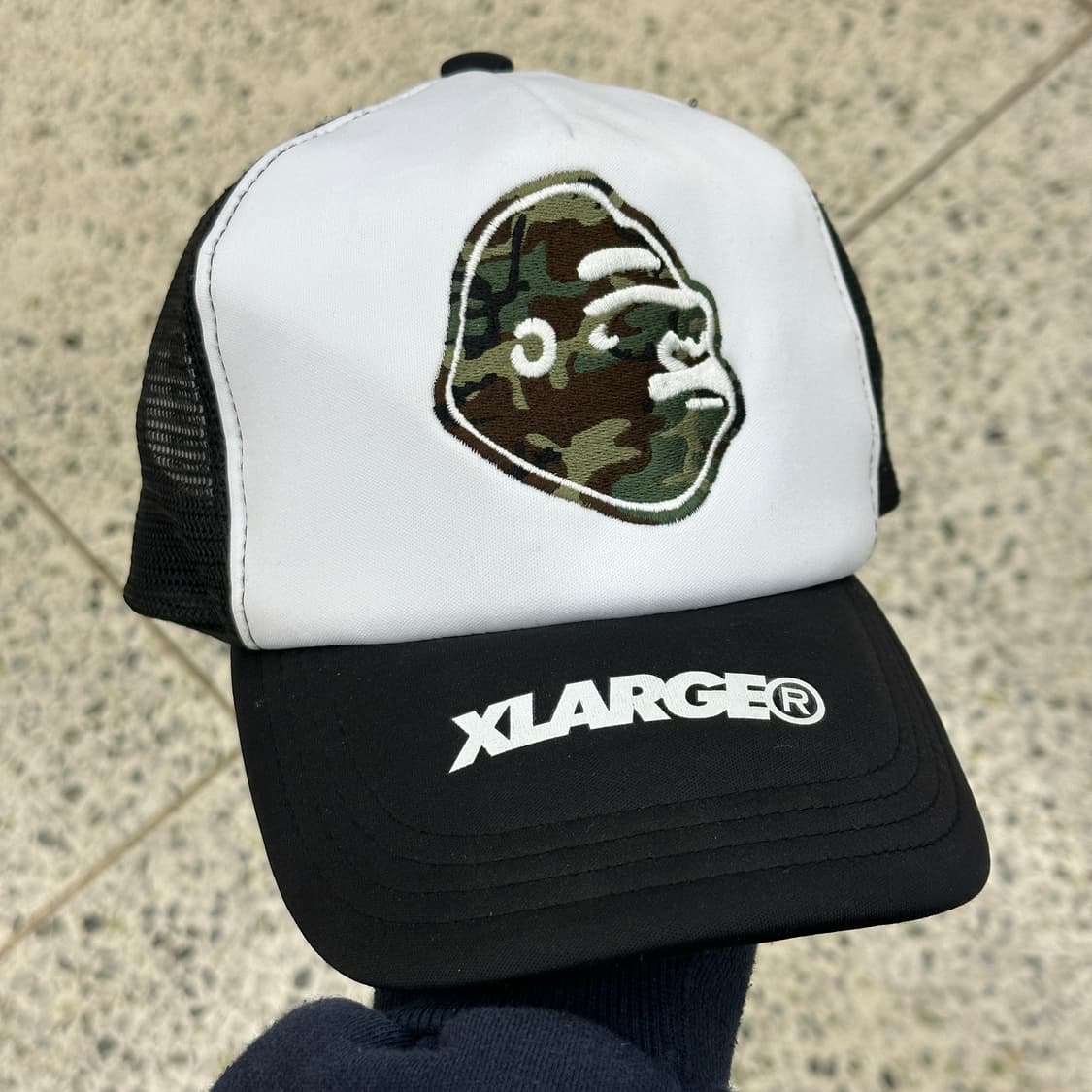 [F] 엑스라지 카모 고릴라 트러커 화이트 상품이미지1