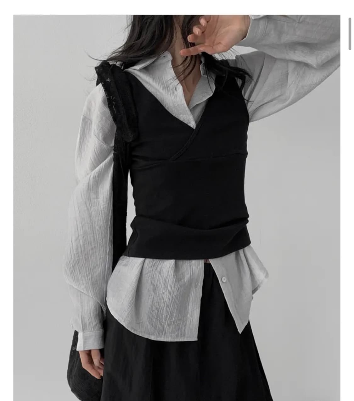 매니크 티어넌 레이어드 브이넥 나시 상품이미지1