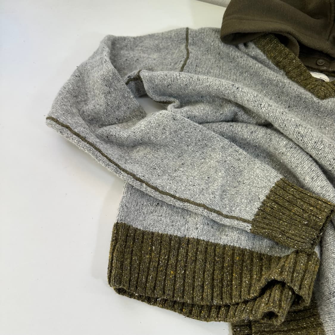 우먼M-L 리바이스 그레이그린 브이넥 후드니트 상품이미지3