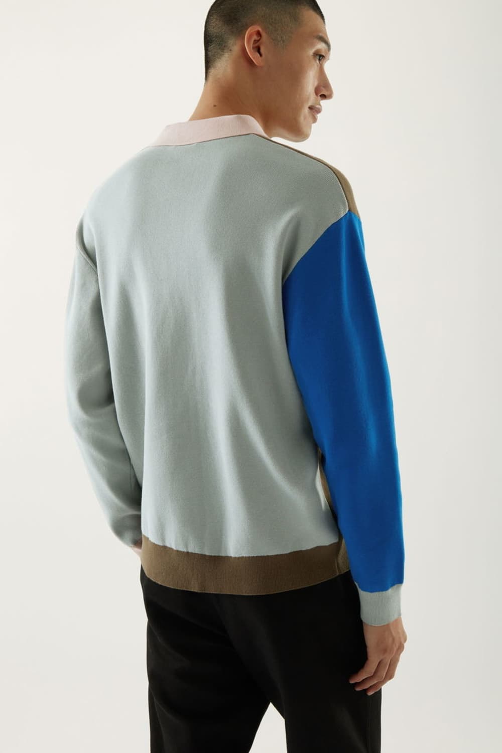 COS 남성 배색 카라 니트 상품이미지5